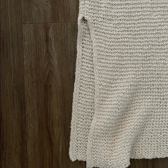 Free People Ivory Comb Turtleneck. - Picture 7 of 16